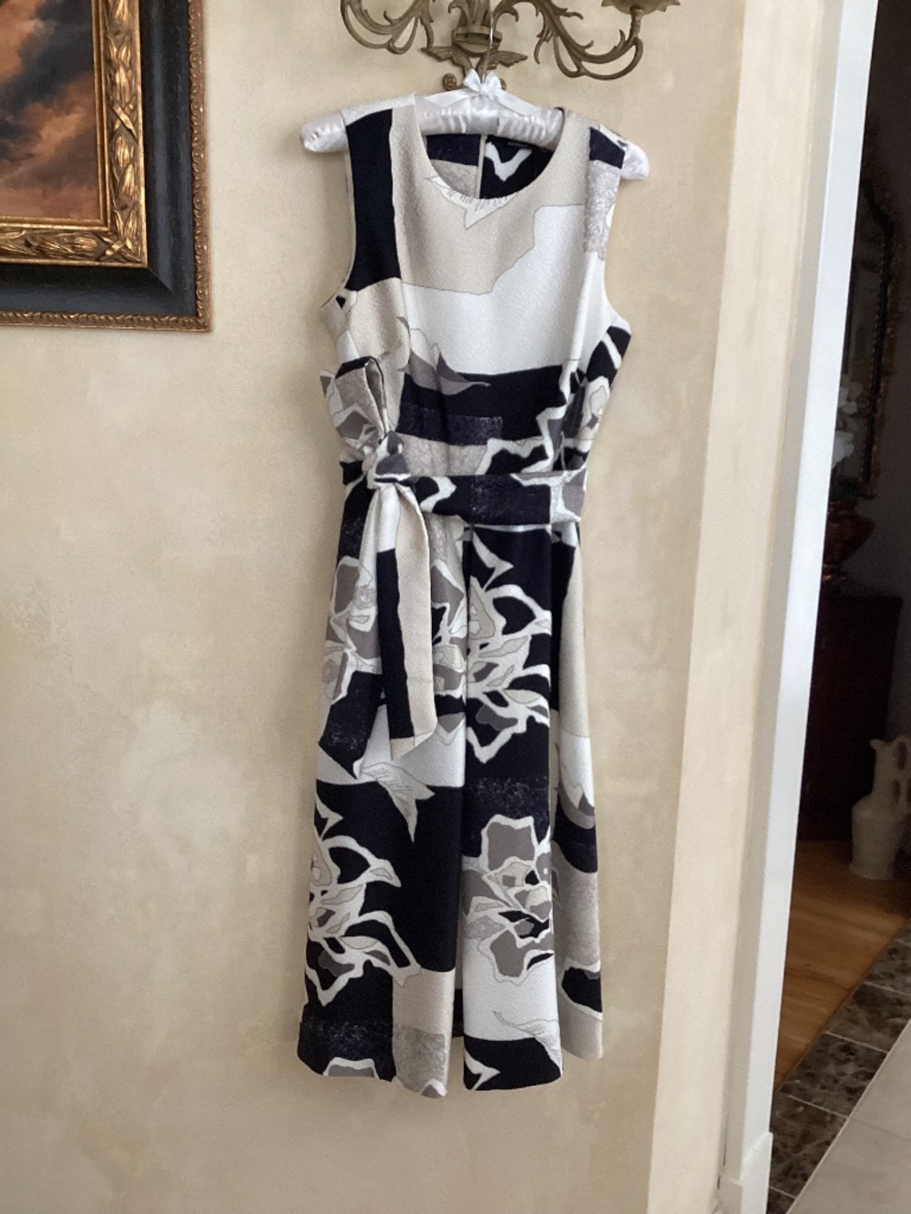 NATORI JACQUARD CREAM BLACK TAN SLEEVELESS MIDI DRESS SIZE 4 - Picture 13 of 13